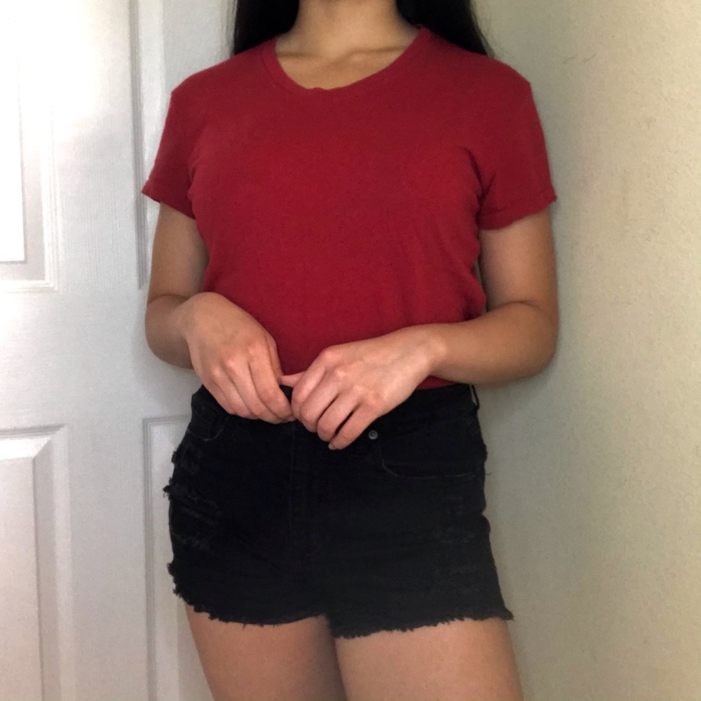 SIMPLE RED SHORT SLEEVE SHIRT